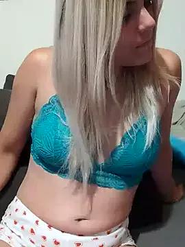 -hotdream- on StripChat