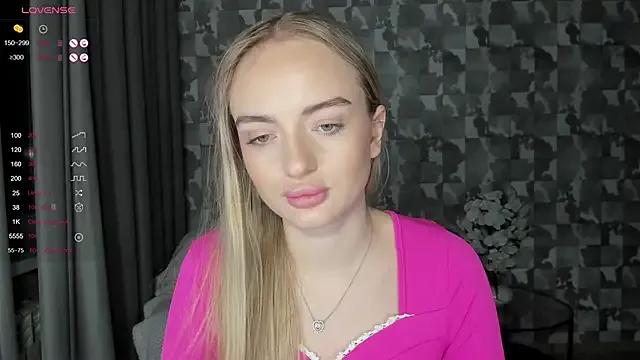 StripChat A_delina is Freechat A_delina — oil tits