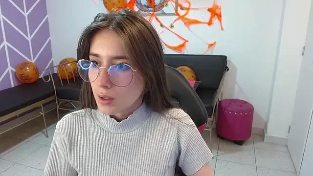 Freechat Adhara_Kitten on StripChat