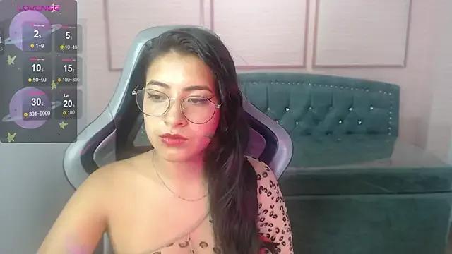 Freechat alexa_romero_t on StripChat