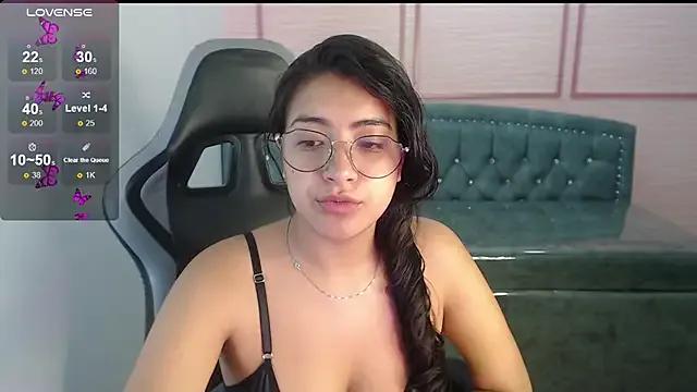 Freechat alexa_romero_t on StripChat