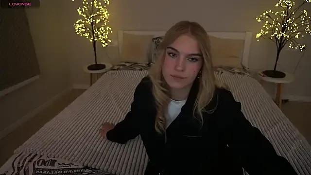 AlinaLiii — More tokens - less clothes