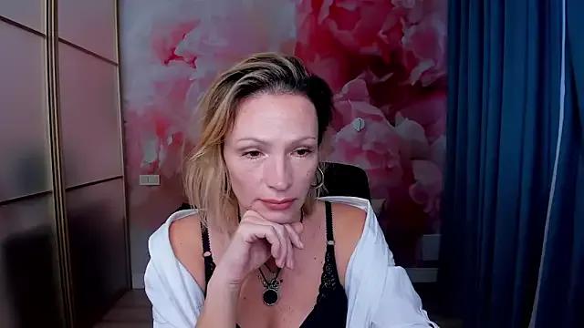 AlinaMoor — oil show