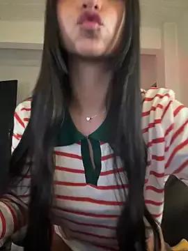 Group aly_golden_ on StripChat