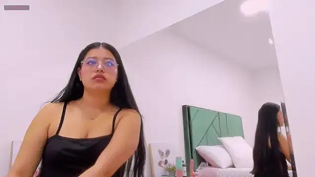 AmberSousa — Flash boobs 