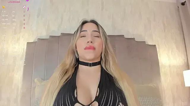 ashlyestone on StripChat