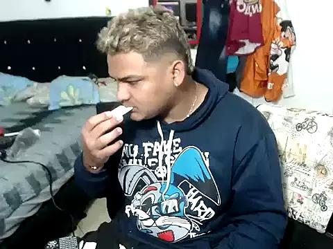 Freechat Boycuriousxxx on StripChat