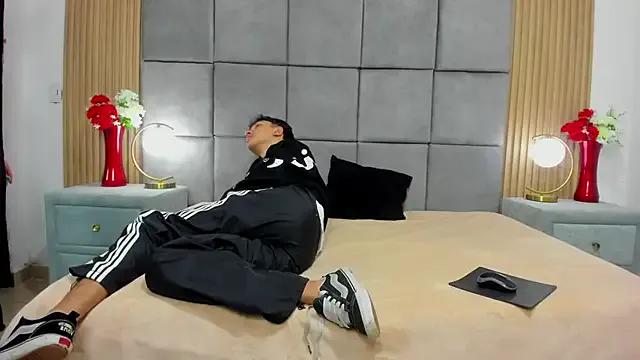 ChanellandMax on StripChat