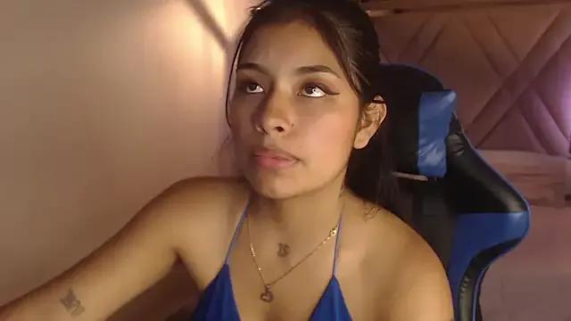 ChantalPetit on StripChat