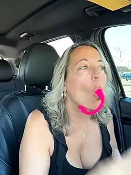 Freechat Cherry-red-xo on StripChat