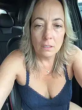 Freechat Cherry-red-xo on StripChat