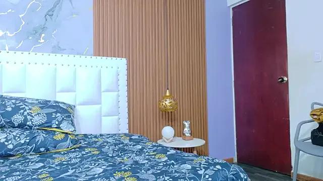 Freechat chubbykinkyygirl on StripChat