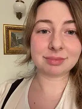 Freechat curvyflawless on StripChat