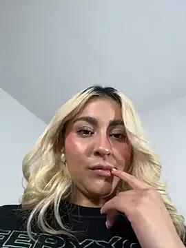 Elina_Hills — Play whit my ass , plug 