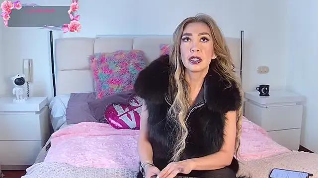 EvelinaGrey on StripChat 