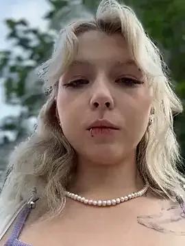 Freechat EveLittleSinner on StripChat