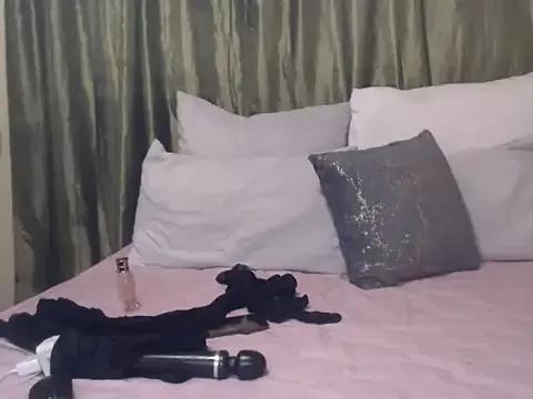 Freechat Foxybrownxx1 on StripChat