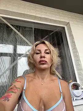 Freechat Hotnessi on StripChat