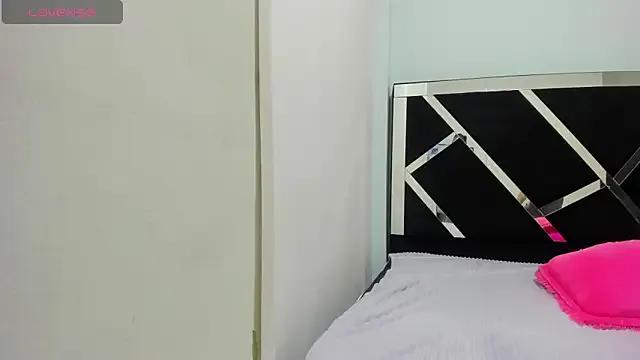 Freechat iisabella_noa on StripChat