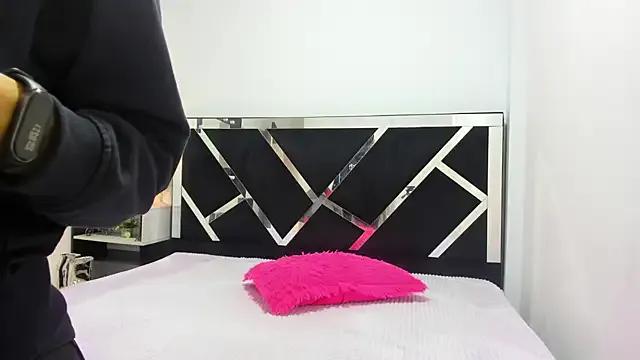 Freechat iisabella_noa on StripChat