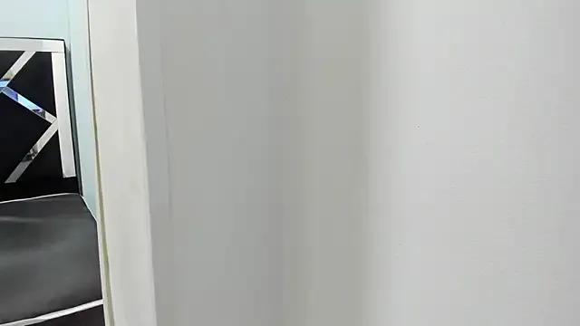 Freechat iisabella_noa on StripChat