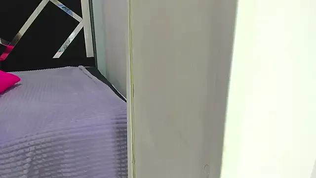 Freechat iisabella_noa on StripChat