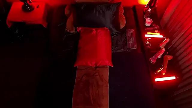 Freechat JenniferCD on StripChat