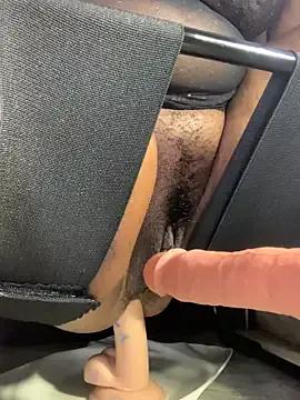 StripChat JuicyEve is Freechat JuicyEve — Tip for anal/Asshole chair