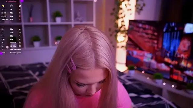 StripChat KaryTasch is Freechat KaryTasch — passionately lick my fingers