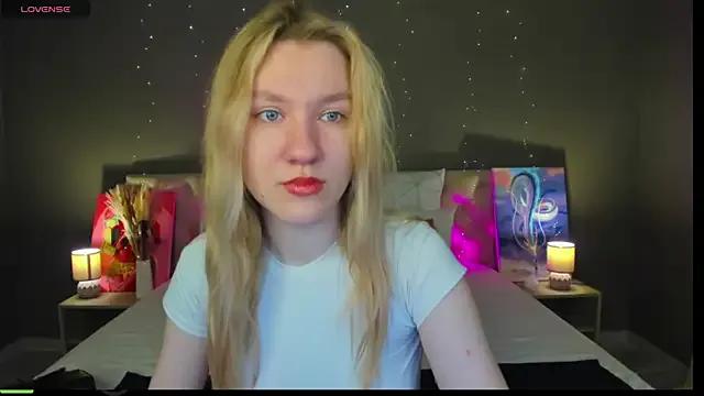 Freechat LinaRayy on StripChat