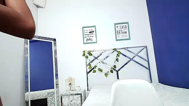 Avatar of littleebonymommy