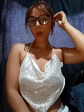 lola_mamadas on StripChat