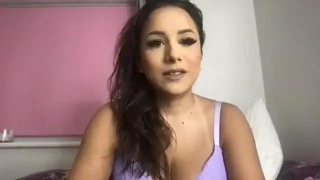 StripChat LyraLure is Freechat LyraLure — Bounce Tits