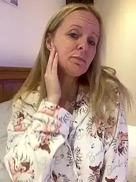 Freechat madamlillyrose on StripChat