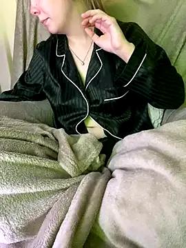 Freechat Mia_harmati on StripChat