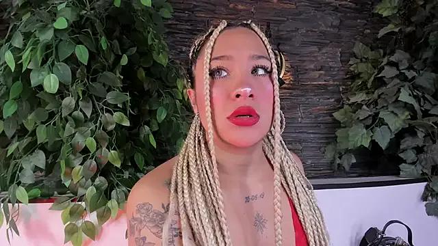 Freechat miss_danika on StripChat