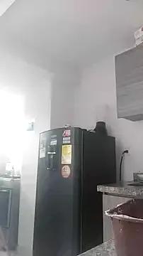 nicolle_milf1978 on StripChat