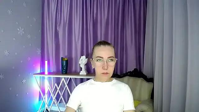 Group queen_a_n_i on StripChat