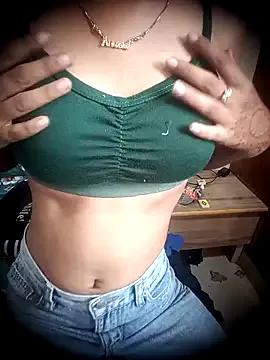 Freechat radhya_0 on StripChat