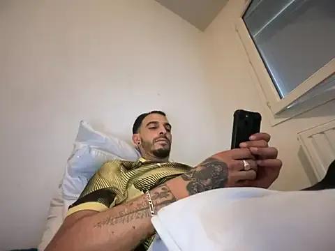 Freechat Rebeu313 on StripChat