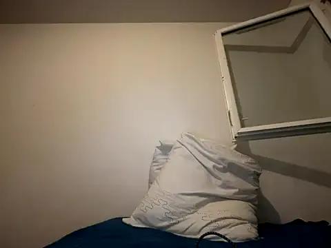 Freechat Rebeu313 on StripChat