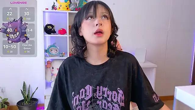 Sallie_Doll on StripChat 