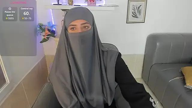 salma_arabicc — doggy no pantys