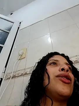 Shura_xxxBig on StripChat