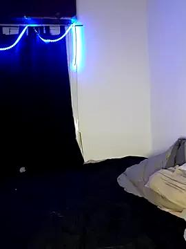 Shura_xxxBig on StripChat