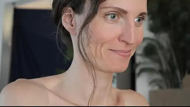 Freechat yulladao on StripChat