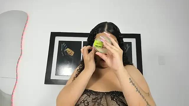 Freechat zoee_lovv on StripChat