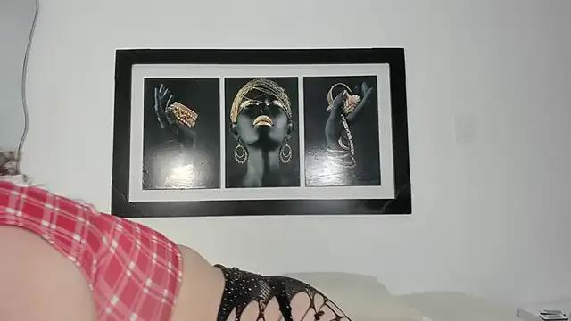 Freechat zoee_lovv on StripChat